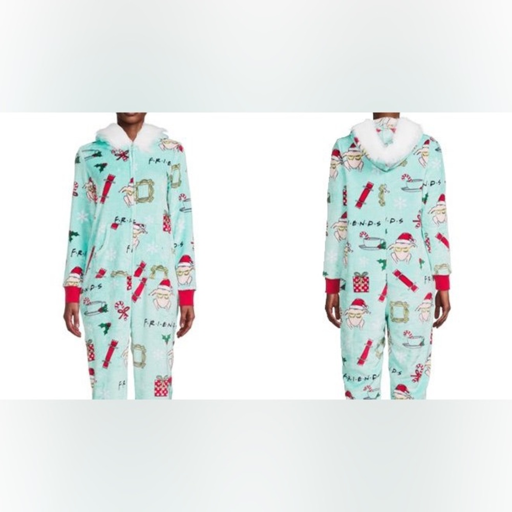 NWT FRIENDS Holiday Pajama Set in Light Blue and Red 2X